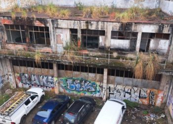 El Ayuntamiento costeará el derribo del edificio Flex: «Les dijimos a los vecinos que no íbamos a fallar»