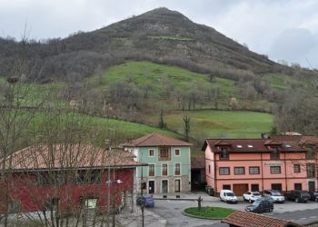 Perdidos en Onís: el rescate de dos personas que se desorientaron tras subir al pico Jascal