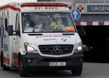 Un conductor atropella a un motorista menor de edad en Gijón y se da a la fuga