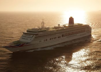 La llegada a El Musel del ‘Aurora’ abre una temporada de cruceros con 36 escalas, once más que en 2023