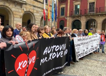 Ayuntamiento y vecinos se blindan en rechazo al proyecto del vial de Jove: «El problema está en Madrid»