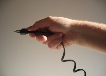 El precio de la luz costará este domingo en torno a 0 euros hasta las 20 horas