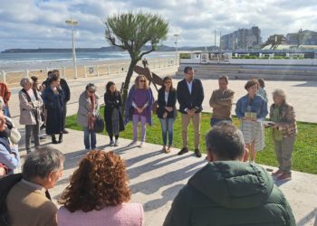 Castrillón instala dos piedras de la memoria en recuerdo a dos vecinos víctimas del nazismo