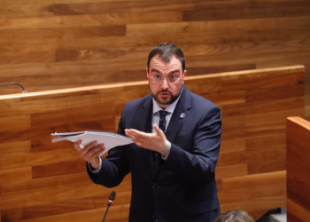 Barbón pide «hechos» al Ministerio de Transportes, ya que «el tiempo de las palabras ya pasó»