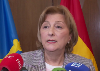 Delia Losa defiende el «rigor» de Transportes con el vial de Jove y Pumares le replica que «no juegue a ser ingeniera»