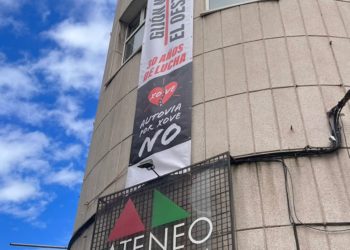 ‘Pancartona’ en el Ateneo Obrero para manifestarse contra el vial