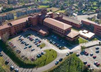 Plantilla y gerencia del Hospital de Jove llegan a un preacuerdo: «Ha sido un paso muy importante»