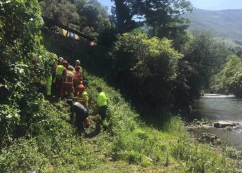 Herido con pronóstico reservado un motorista que sufrió un accidente en Peñamellera Baja