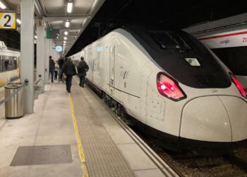 Barbón se suma al júbilo por la llega del AVE a la región: «Un día que en Asturias no vamos a olvidar»