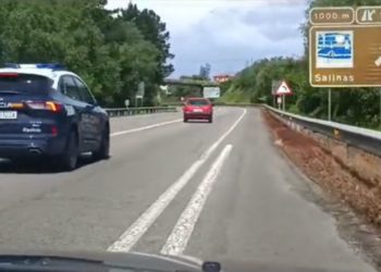 En un Ford Fiesta robado, a toda velocidad y con la Policía detrás; así fue la persecución en Castrillón