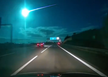 Un ‘bólido’ que iluminó el cielo en la madrugada del domingo desata el caos en los teléfonos del 112