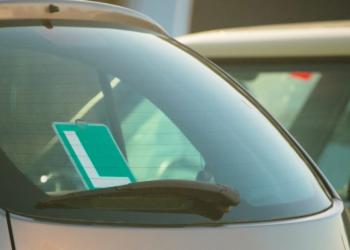 ¿Sabes que existen ayudas a jóvenes para sacarse el carné de conducir en Asturias? Estas son las últimas novedades