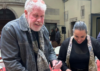 Una estrella de Hollywood se pasea por Llanes