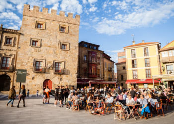 Músicos locales en directo con la nueva iniciativa de Siente Xixón Terrazas