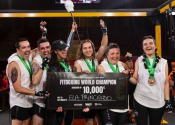 El gesto del equipo asturiano campeón mundial de fitboxing: donan íntegro el premio para ayudar a una compañera