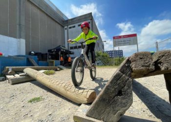 Del hockey al windsurf y el béisbol: Gijón se vuelca con sus Vacaciones deportivas de verano