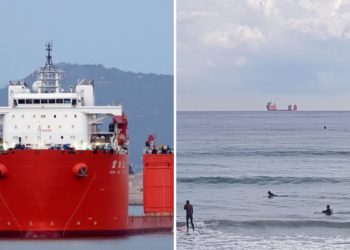 Un monstruo marino (y chino) en aguas de Gijón: el ‘Zhong Ren 121’ causa furor frente a San Lorenzo