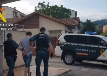 «Déjalo, que lleva una pistola»: cae el autor de dos robos con intimidación en Asturias