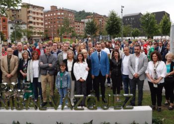 Lágrimas, emoción y muchos recuerdos: Mieres ya tiene su parque en honor a Aníbal Vázquez