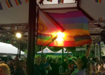 El ‘Orgullín’ más combativo arranca en Deva «por los que son, los que serán y los que no pudieron ser»