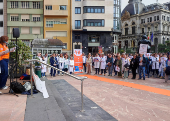 Los profesores de la concertada asturiana salen a la calle: «Somos los peor pagados de España»