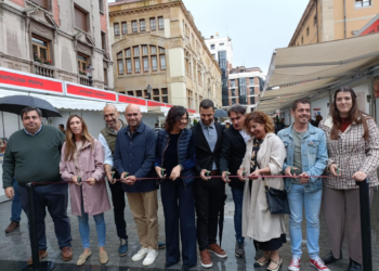 Comienza la Feria del Libro con la visita de autores como Manuel Jabois, Pilar Bonet o Martín Caparrós