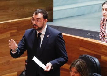 La crítica de Barbón a Vox tras rechazar que el Parlamento tenga actividad en julio: «La España que madruga»
