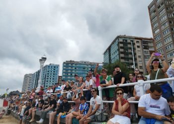 Galería | Casi 300.000 seguidores apoyaron este domingo las acrobacias del Festival Aéreo