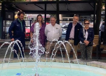 Dire Straits pone ritmo con su ‘Walk of life’ a la revitalización de la fuente de Aquilino Hurlé