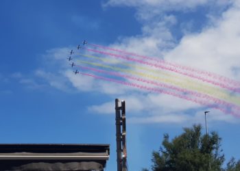 Supremacía aérea en los cielos de Gijón: los aviones del Festival Aéreo rugen en San Lorenzo