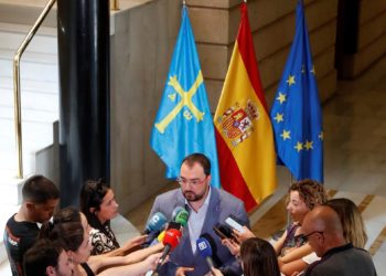 El PP denuncia que Barbón «suma ya 20 asesores» en la «agencia de colocación» de Presidencia