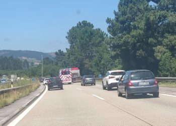 Un aparatoso accidente en la ‘Y’ deja dos heridas e importante retenciones