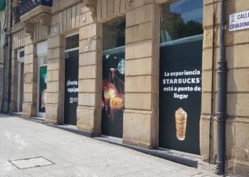 Cuenta atrás para la apertura de Starbucks en la Calle Covadonga
