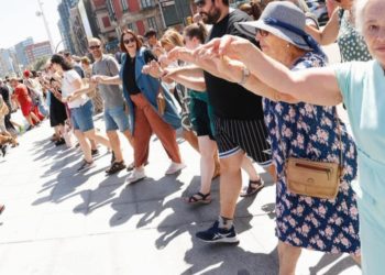 San lorenzo baila la Danza Prima y dice adiós a la Semana Grande