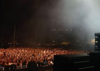 Juan Magán pone a ‘bailar por ahí’ a todo Poniente en un ‘verano muy azul’