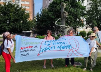 Laviada lanza un cálido abrazo hacia las Madres de la Plaza de Mayo de Argentina