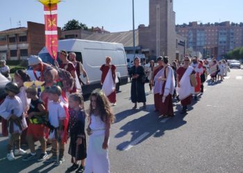 ¿Por Roma o con los astures? El Carnaval de Verano devuelve la antigua (y cómica) rivalidad a Contrueces