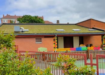 La Escuela Infantil ‘Los Escolinos’ ya presume de su nueva cubierta ‘verde’