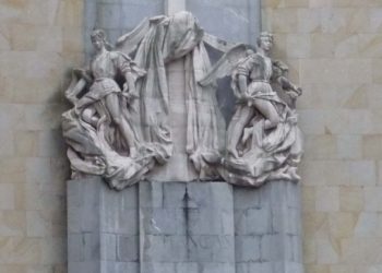 ¿Es el monumento ‘Héroes del Simancas’ una loa al franquismo o el mero recuerdo de un hecho histórico?
