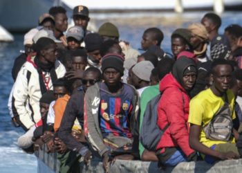 Lastra reacciona al problema de la presión migratoria: «Los niños son niños, vengan de donde vengan»