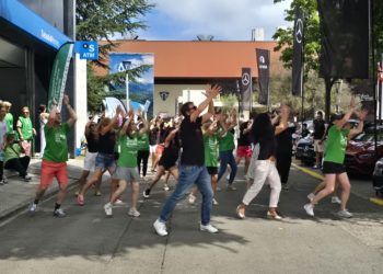 El flashmob más ‘gijonudo’ de Robert Taboada para celebrar el Día de la Música en FIDMA