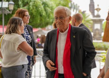 El padre Ángel alza la voz contra los mensajes de odio a los menores migrantes: «Solo quieren escapar de la muerte»