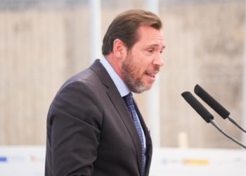 «Solo falta escuchar que con Franco los trenes iban mejor»: las explicaciones de Puente en el Senado