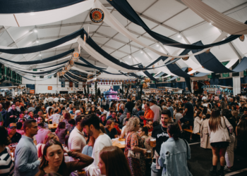 Arranca la edición «más grande» del Oktoberfest en Gijón: horarios, precios y actividades