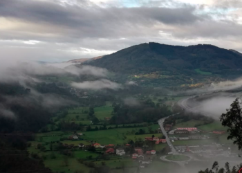 Agosto se despide con lluvia este fin de semana:  aviso por tormentas en zonas de la Cordillera y el litoral asturiano