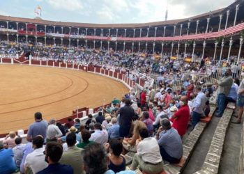 La Fundación Franz Weber denuncia el uso de recursos municipales en la feria taurina de Gijón