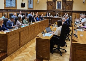 El Gobierno rechaza la comisión de investigación sobre EMULSA: «No me enrollen, ni me engañen; puede enrollar a su parroquia»