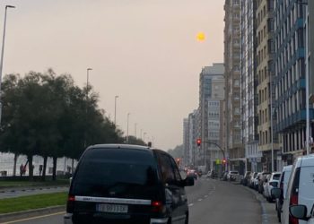 ¿Es o no es la ‘niebla’ sobre Gijón fruto de los incendios en Portugal? He aquí la respuesta…