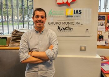 Javier Suárez Llana (IU de Gijón): «El PSOE se sitúa en la oposición dura; nosotros tendemos más a proponer»