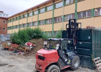 Comienzo de curso entre escombros en La Calzada: “Las obras parecen no tener fin”